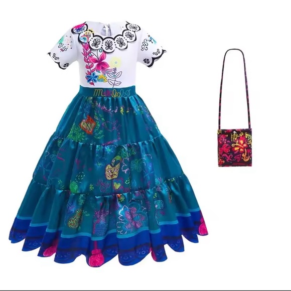 Other - - Mirabel Madrigal Cosplay